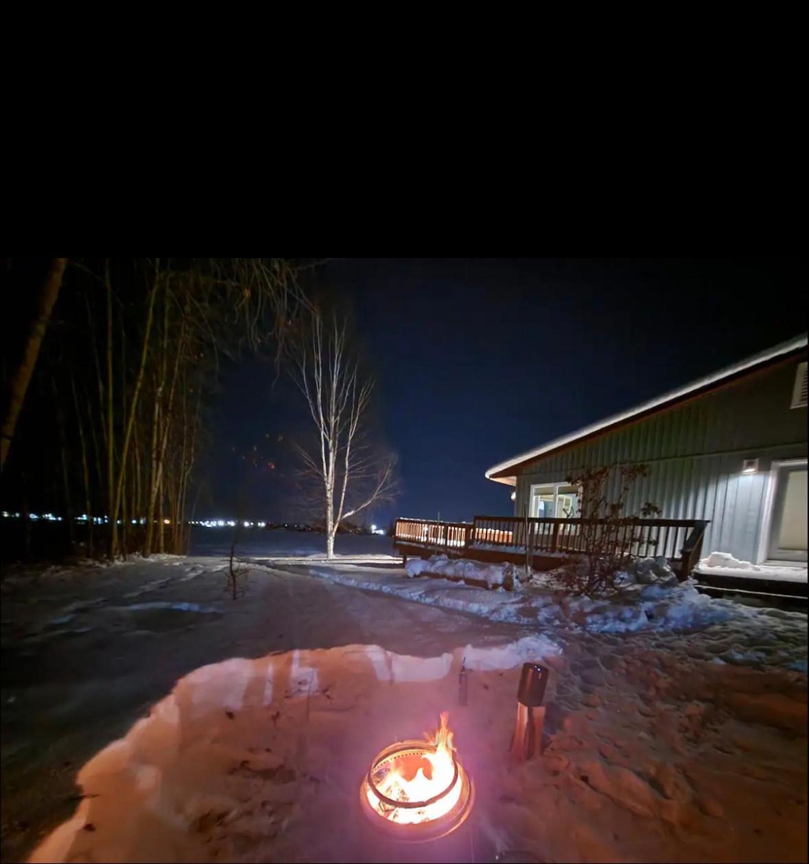 Hidden Lakefront Villa Феърбанкс Екстериор снимка
